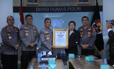 Divhumas Polri Raih Presisi Award Atas Prestasi Strategi Komunikasi Publik