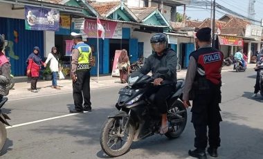 Patroli Dialogis Upaya Polsek Wates Cipta Kamtibmas Aman dan Kondusif