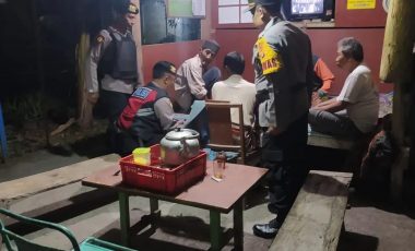 Cegah Gangguan Kamtibmas Samapta Polsek Wates Intensifkan Patroli Kryd Malam