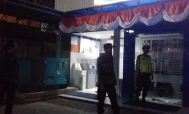 TINGKATKAN KEAMANAN WILAYAH WATES SAMAPTA POLSEK WATES LAKUKAN PATROLI KRYD MALAM