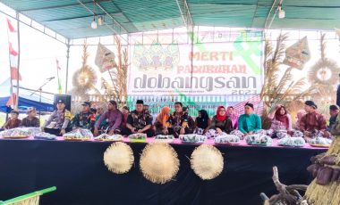 BHABINKAMTIBMAS KALURAHAN GIRIPENI AMANKAN ACARA MERTI PADUKUHAN DOBANGSAN